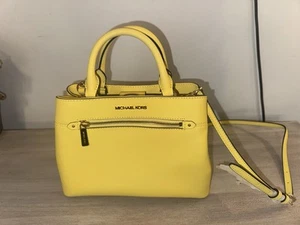 Michael Kors Hailee MK Logo Crossbody Bag with Adjustable Strap Bright Yellow - Picture 1 of 6