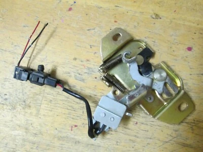 1995 1999 Mitsubishi Eclipse Convertible Trunk Latch Lock  OEM - Image 1 of 4