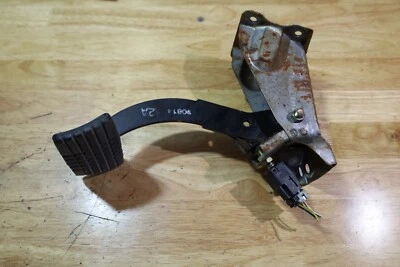 OEM 1993-1997 Subaru Impreza Brake Pedal Stop 93-97 - Image 1 of 2