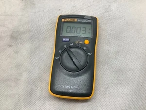 Fluke 101 Handheld and Easily Carried Multimeter Meter Tester  - Picture 1 of 5