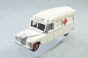BI935 Dinky Toys GB #253 Daimler Ambulance - white with windows B/- - Picture 1 of 3