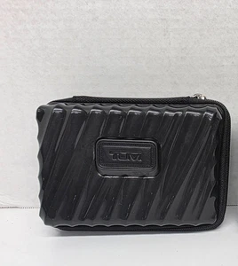 TUMI Delta One Airlines Primera Clase Viaje Estuche Rígido Kit de Amenidades Negro Vacío - Imagen 1 de 8