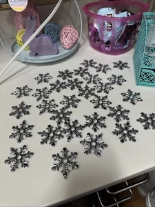 Silber Schneeflocke Anhänger/Charms - 30er Set - Antik oder Helle Oberfläche - 1 Zoll - Bild 1 von 6