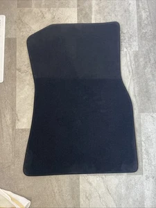 Alfombrilla BMW X5 2019-2022 7478825-08 OEM (NUEVA) lado del pasajero delantero - Imagen 1 de 3