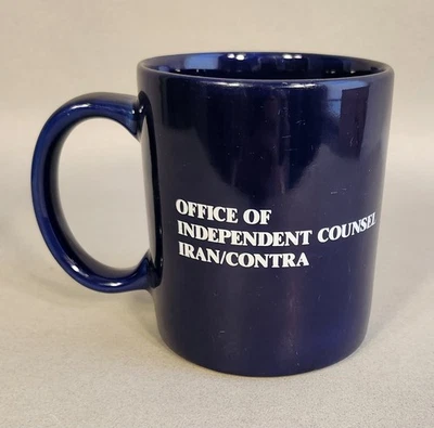 Taza Oficina del Consejo Independiente Irán/Contra C1989 Gobierno de los Estados Unidos Edición DOJ Foto 1 de 4