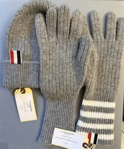 NWT $750 Thom Browne 4-Bar Cashmere Hat & Gloves Set. Made in Italy. Yours for? - Picture 1 of 7