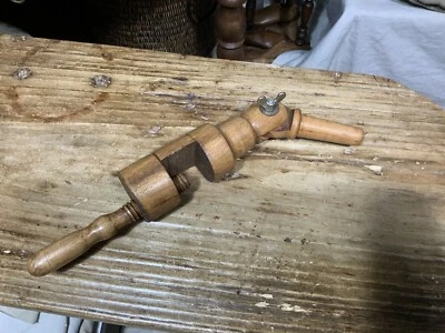 Ancien Étau Bois Pour Porte Chapeau Marotte - Photo 1/3