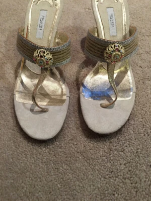 Pollini 麂皮绒高跟鞋凉鞋奶油色珠宝装饰尺寸 38 — 第 1/4 张图片