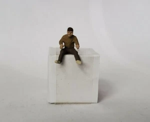 Arttista #1247 - Heavy Boy for Seesaw - O Scale Figure - Model Trains - NEW - Picture 1 of 3