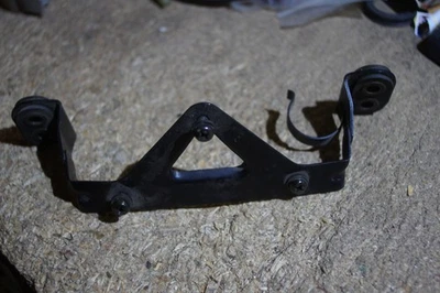 SOPORTE DE MONTAJE PLACA NUMERADORA DELANTERA HONDA CR450 R CR250 R 81 61142-ka4-000 Foto 1 de 4