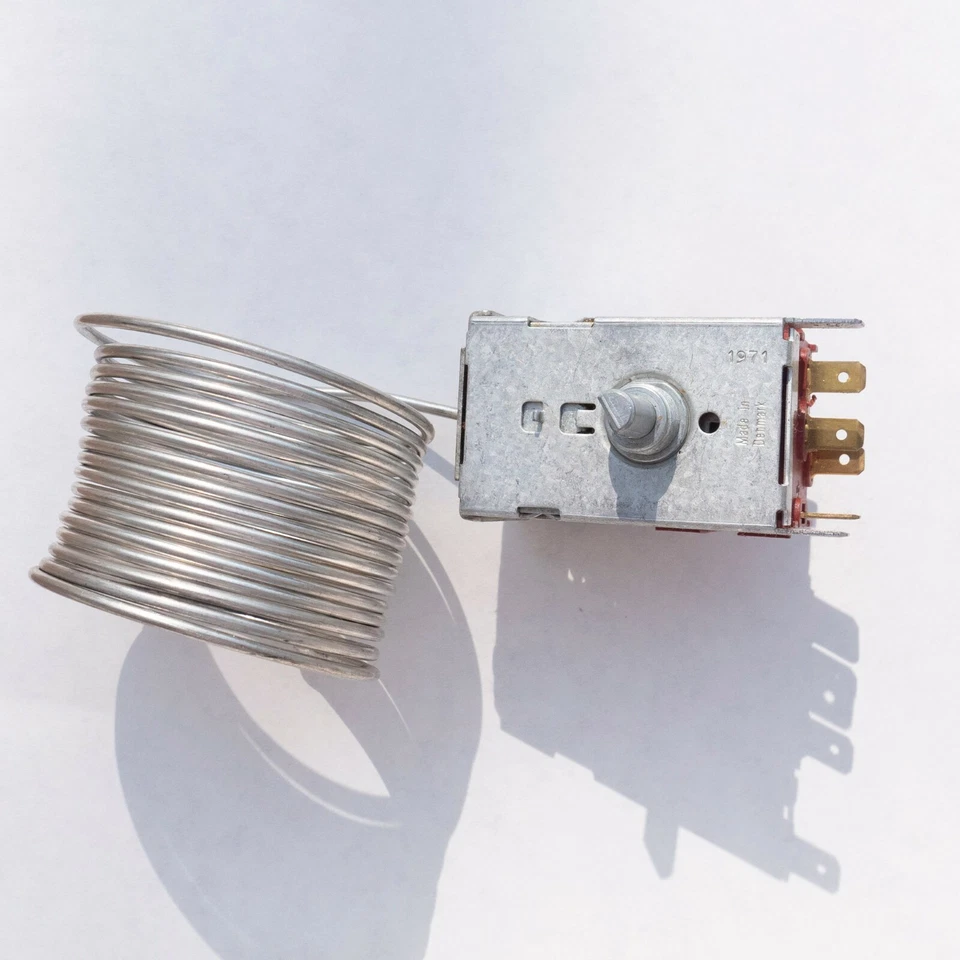 Danfoss THERMOSTAT 077В2099  Fridge  Freezer AEG, Electrolux, Rosenlew, Zanussi  - Image 1 of 4