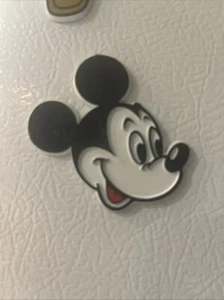 "Imán facial MICKEY MOUSE Disneyland Disney de colección 2""x2"" EE. UU." - Imagen 1 de 3