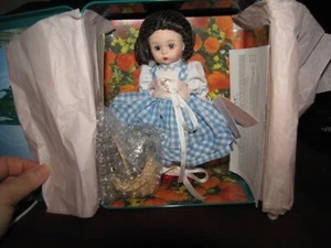 Madame Alexander 8" Dorothy and Toto in lunchbox - Picture 1 of 4