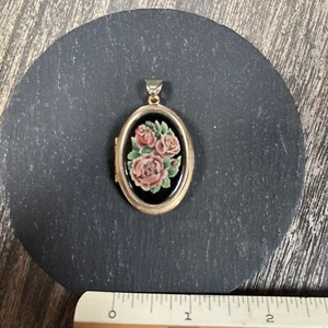 Vintage Red Rose Enameled Locket - Picture 1 of 5