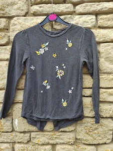 Pretty girl’s top for 9-year-old - Picture 1 of 6