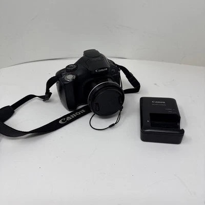 Canon PowerShot SX40 HS Digital Camera in Excellent Working Condition - Image 1 of 4