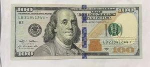 100 Dollar Bill *star note* Series 2017A RARE Great Condition.  LB21941244* - Picture 1 of 2