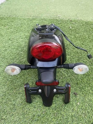 TRIUMPH OEM REAR FENDER ASSEMBLY W/ TAILIGHT AND TURN SIGNALS - STREET TWIN 900 - Image 1 of 4