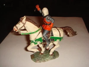 STARLUX MOYEN AGE SOCLE PELOUSE CAVALIER JAVELOT CHEVAL BLANC PATTE EN L'AIR - Picture 1 of 1