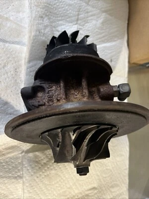 Carcasa ventilador turbo Peterbilt 359 usado 3522416 V102 Foto 1 de 4