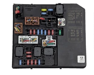 09 10 11 12 Nissan Versa Fuse Box 284B7 EM33A - Picture 1 of 7