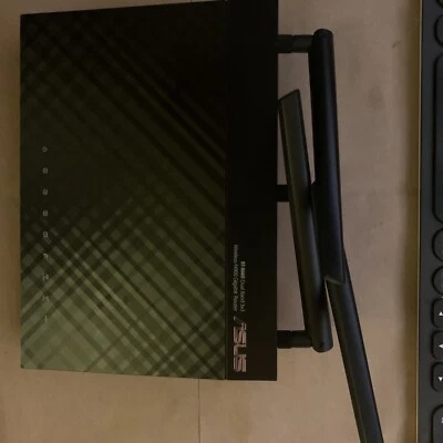 ASUS N900 (RT-N66U) WiFi Router Dual Band Gigabit Wireless Internet Router No AC - Image 1 of 3