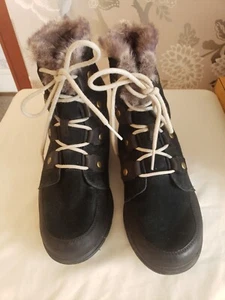 Sorel Explorer Joan Black Suede Boots Sz 9.5 Lace Up Faux Fur Womens Ankle - Picture 1 of 11