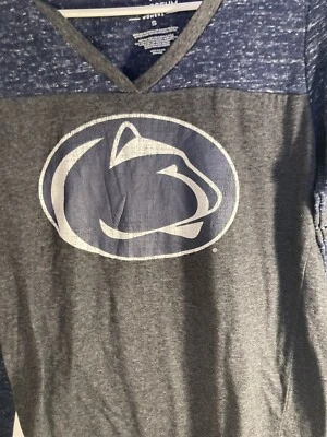 Camiseta para mujer L/S Penn State azul marino talla pequeña cuello en V Coliseo Foto 1 de 4