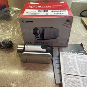 Canon Legria FS306 Handheld High Definition Camcorder Silver - needs new battery - Picture 1 of 12