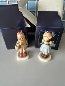 Hummel Club 479/192 (2) Two Hands one Treat /I Brought You A Gift Goebel BOX - Bild 1 von 10