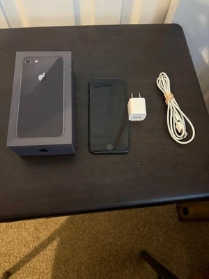 iPhone 8 64 GB Desbloqueado MQ752LL/A Foto 1 de 4