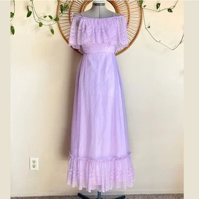 Vestido de lavanda década de 1970 fora do ombro sobreposição de malha de renda dama de honra formatura formal - Imagem 1 de 4