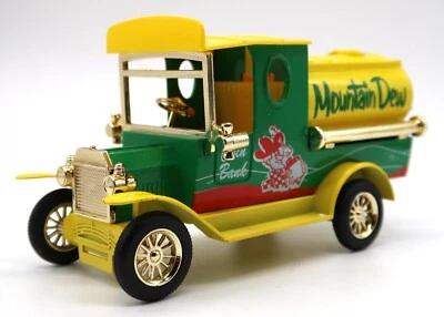 Banco de regalo clásico dorado Mountain Dew metal fundido a presión vintage 1996 con llave Foto 1 de 4