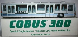 Cobus 300 Flughafenbus 1:87 H0 Bus Nuovo Conf. Orig. Nzg No372 Airfield HN4 Å - Foto 1 di 12