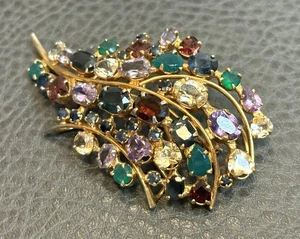 Pietra Preziosa Incrostata Ametista Citrino Granato Iolite Grande Spilla Tono Oro - Foto 1 di 9