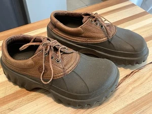 Crocs Axle Islander Boat Shoes M S 5/W S 7, Brown Leather Duck All Terrain - Imagen 1 de 11