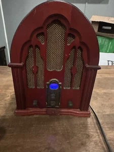 Vintage-Style Classic Cathedral AM/FM/CD Radio With Wood Finish & Retro Design - Picture 1 of 5
