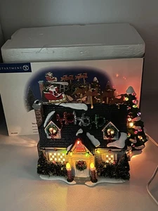 Department 56 - The Holiday House #56.55048 The Original Snow Village - Picture 1 of 13