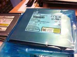 NUEVO ORIGINAL Unidad de DVDROM para computadora portátil Dell Latitude E5410 SATA DV-28S KTTRP Free D Reino Unido - Imagen 1 de 1