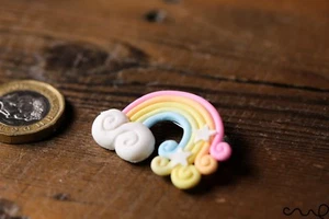 Lovely Handmade Rainbow Brooch Cloud Star Accessorise Pink Yellow White Gift - Bild 1 von 3