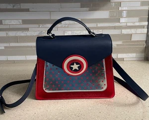 Bolso Bandolera Marvel Capitán América Danielle Nicole Parques Disney - Imagen 1 de 6