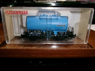 FLEISCHMANN HO SCALE  # 5415 TANK CAR-WACKER - Image 1 of 4