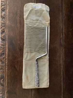 S. Kirk & Son Repousse Rompepasteles Ángel Plata Esterlina con Bolsa Original Foto 1 de 4