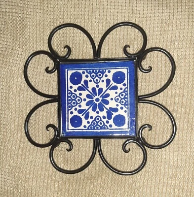 Azulejo de cerámica mexicano Trivet Talavera pergaminos de hierro forjado 8 en azul cobalto Foto 1 de 2