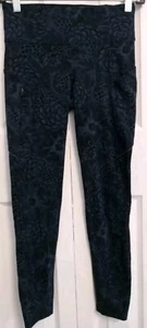 Pantalones deportivos de spandex florales azules para mujer Lululemon talla 4 - Imagen 1 de 10