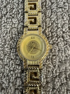 Vintage Ladies Gianni Versace Medusa / Greek Key Gold Plated Watch New Battery 6 - Picture 1 of 5