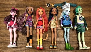 Monster High Ghoul Spirit Confezione da 6 G3 Set di Bambole, Draculaura Deuce Cleo Frankie - Foto 1 di 8