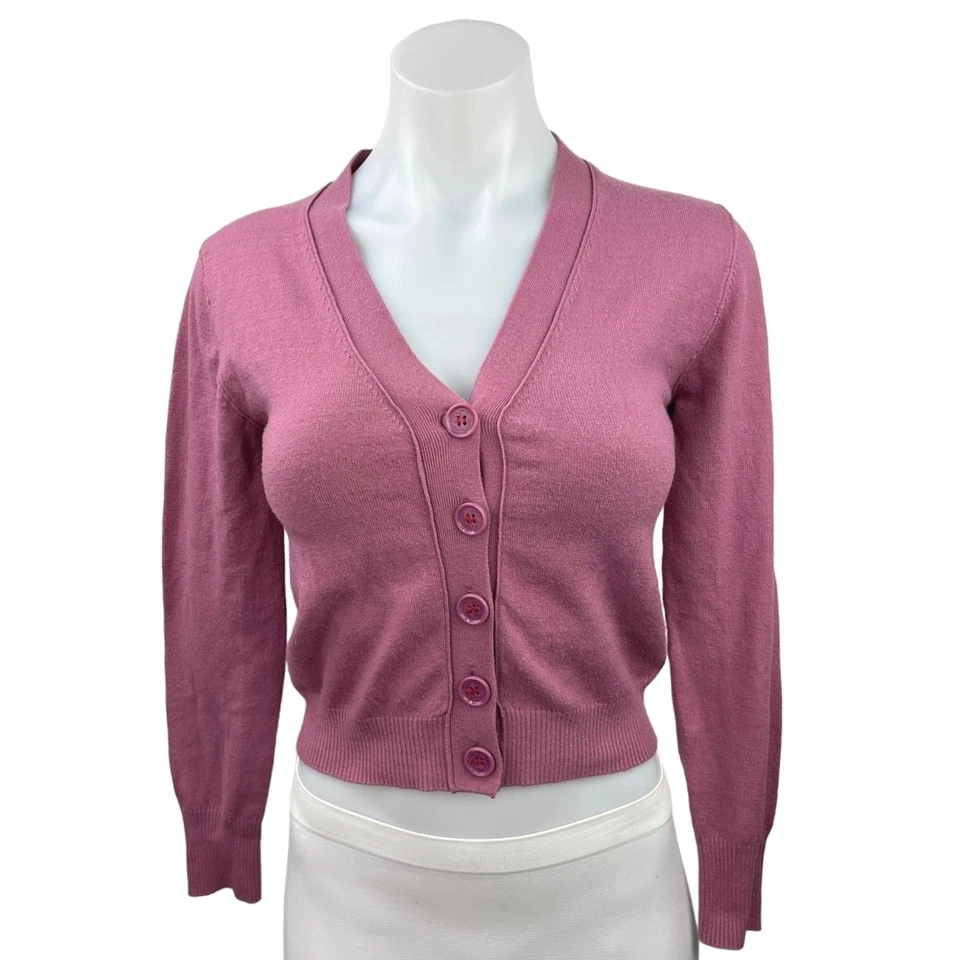 Cárdigan Suéter Top Urban Outfitters Rosa Cuello en V Grande Abotonado Recortado Talla S Foto 1 de 4