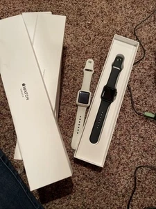 Apple Watch série 3 38 mm - Photo 1 sur 1