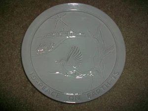 Frankoma 1975 Peace on Earth Plate 8 1/4" Christmas - Picture 1 of 2